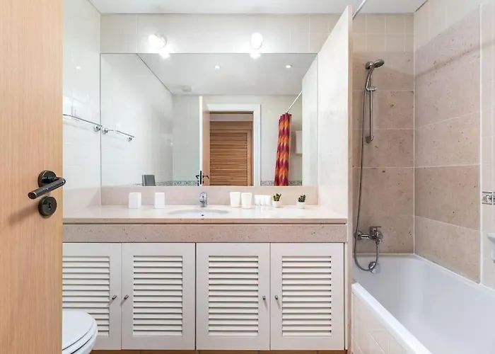 Апартаменты Stylish 2br Ground Floor In Sol, Direct Garden And Poolside Acces