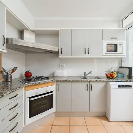 Διαμέρισμα Stylish 2br Ground Floor In Sol, Direct Garden And Poolside Acces Quarteira