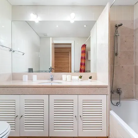 Stylish 2br Ground Floor In Sol, Direct Garden And Poolside Acces Apartament Quarteira